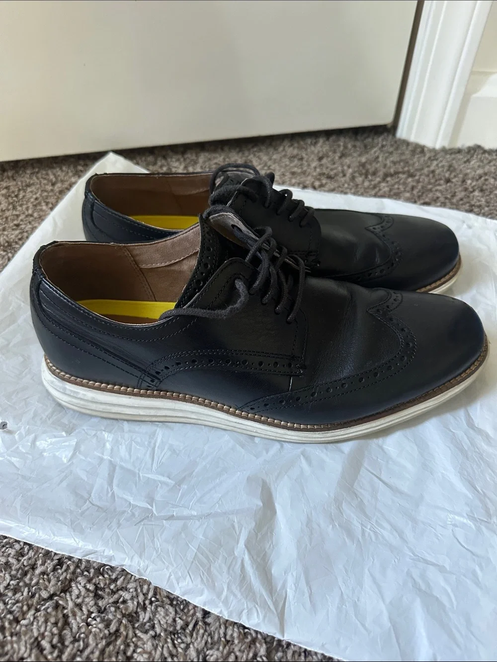 Cole Haan Black Leather Wingtip Derby Oxfords with White Contrast Sole